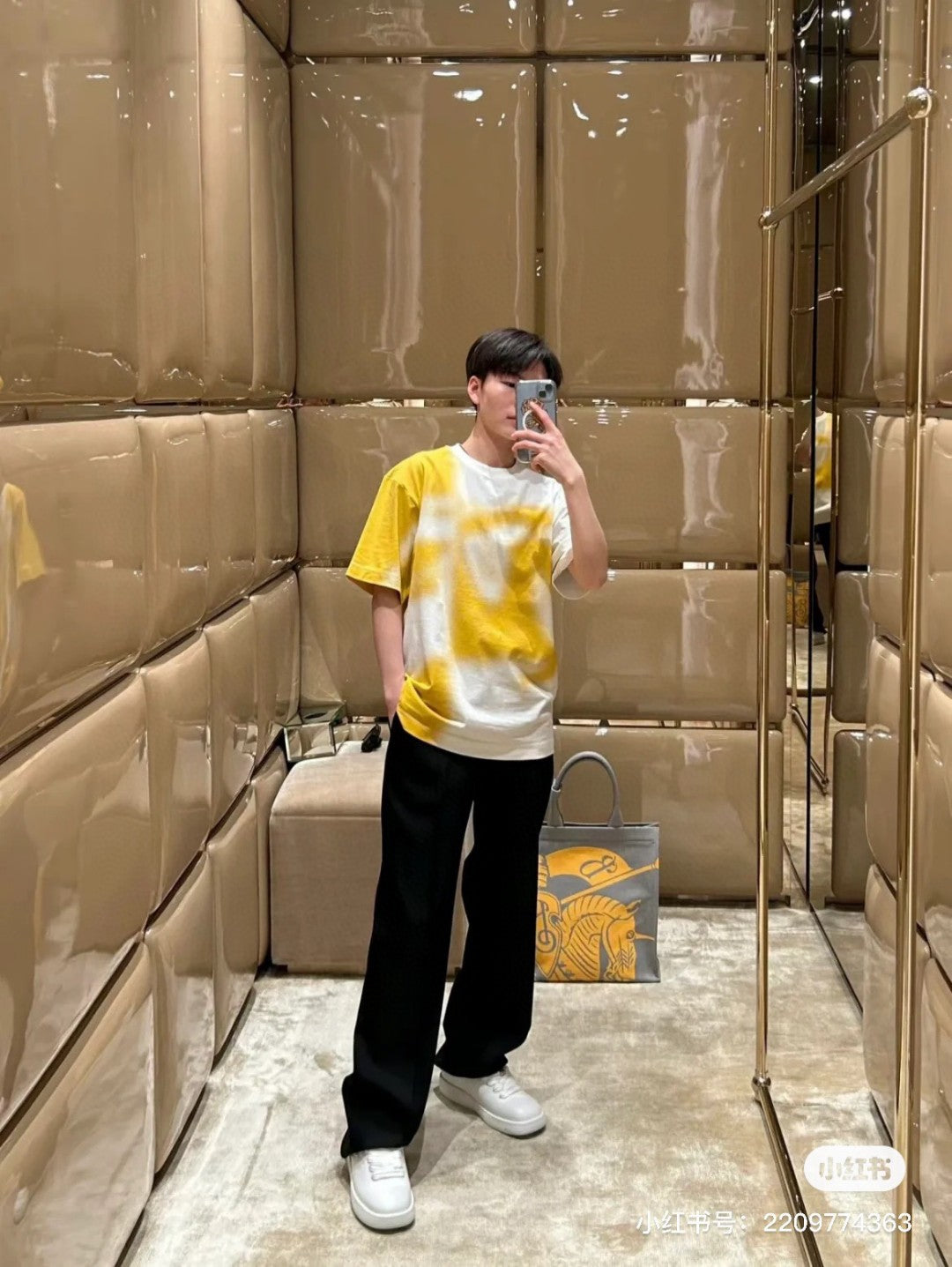 B**rry gradient equestrian logo yellow t-shirt