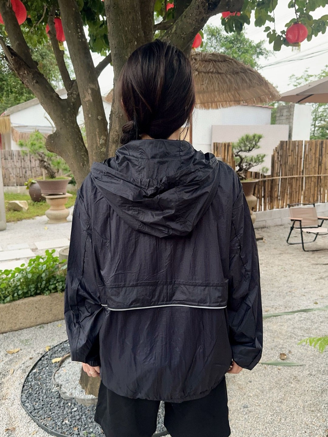 Pra*a lightweight hooded jacket - black