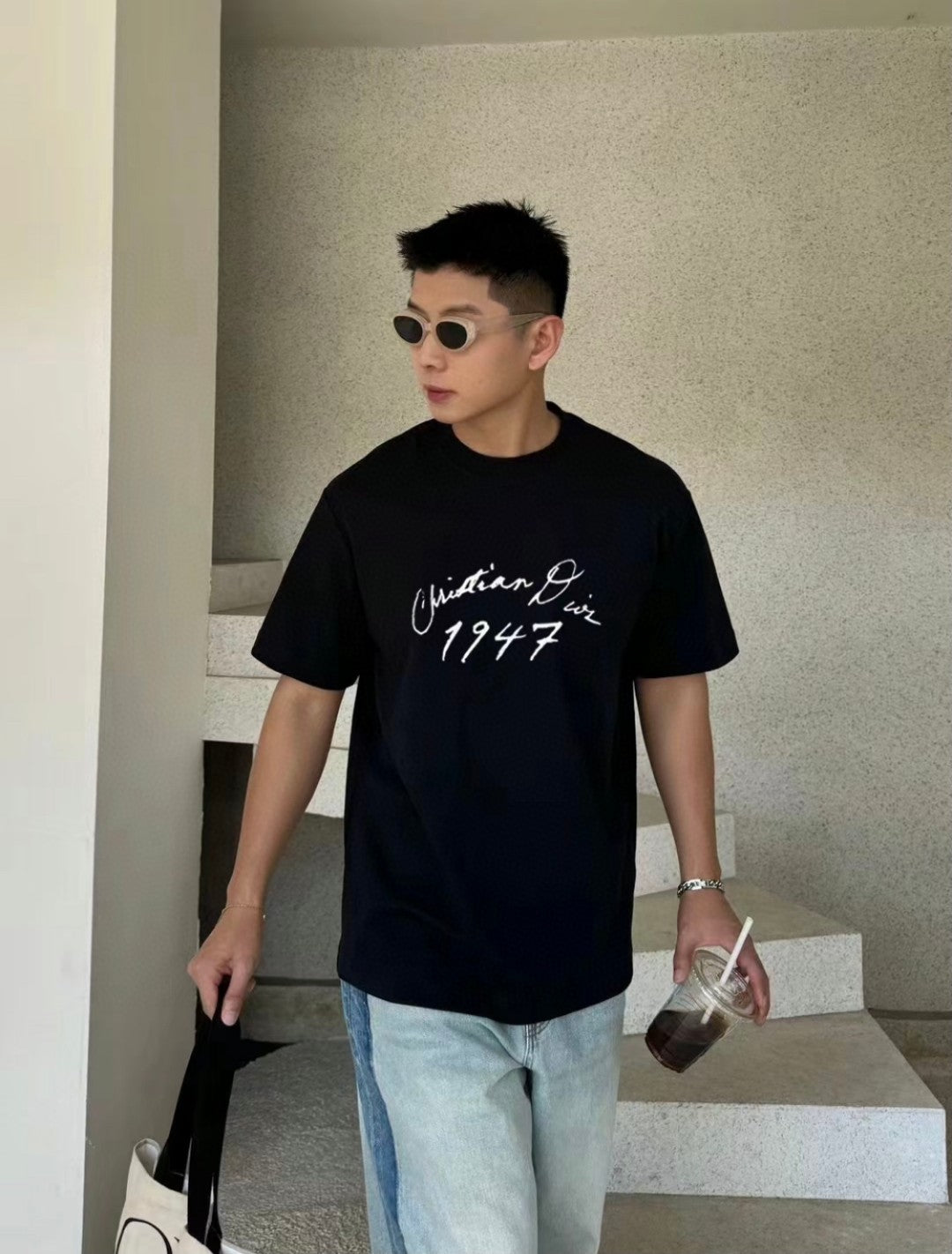 D*or 1947 signature black t-shirt