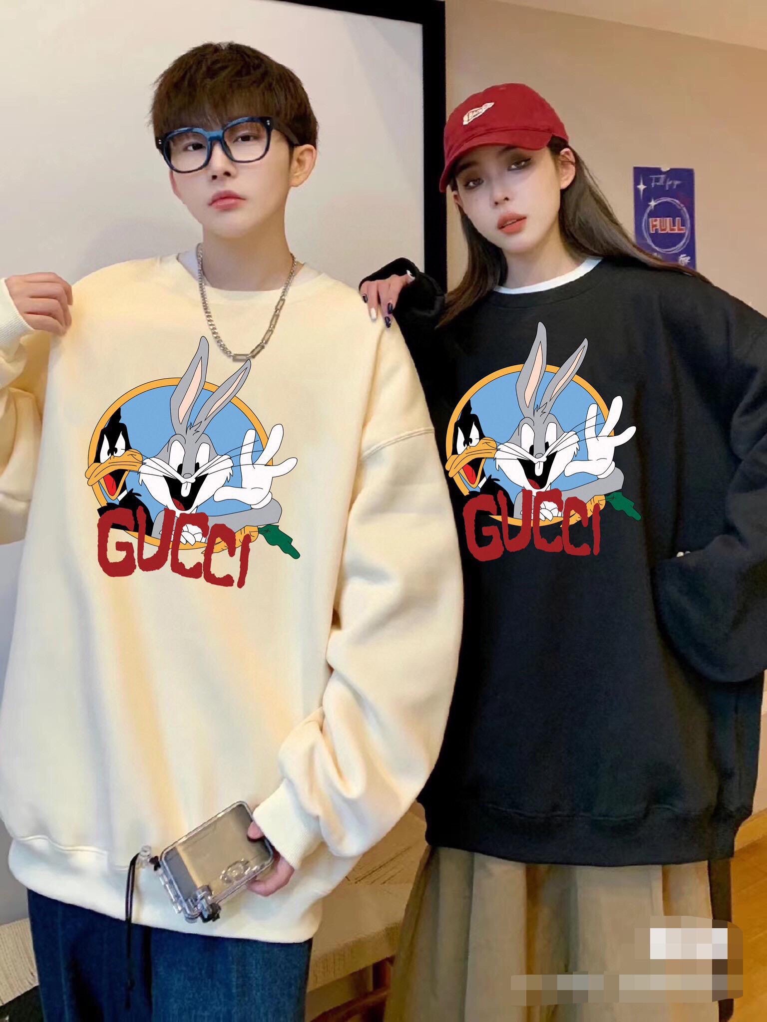 G*u*i bugs bunny sweatshirt - white