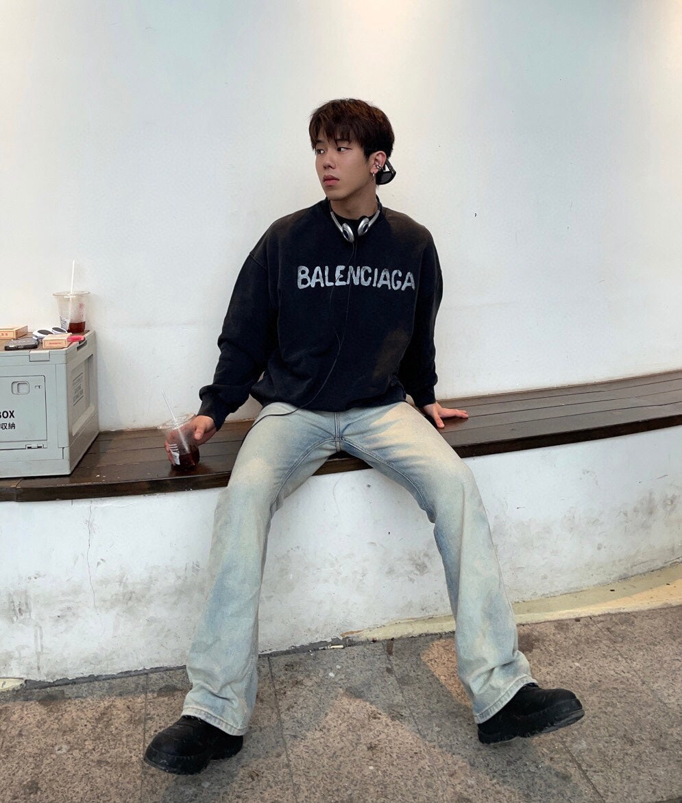 Ba*len*cia*ga sweatshirt
