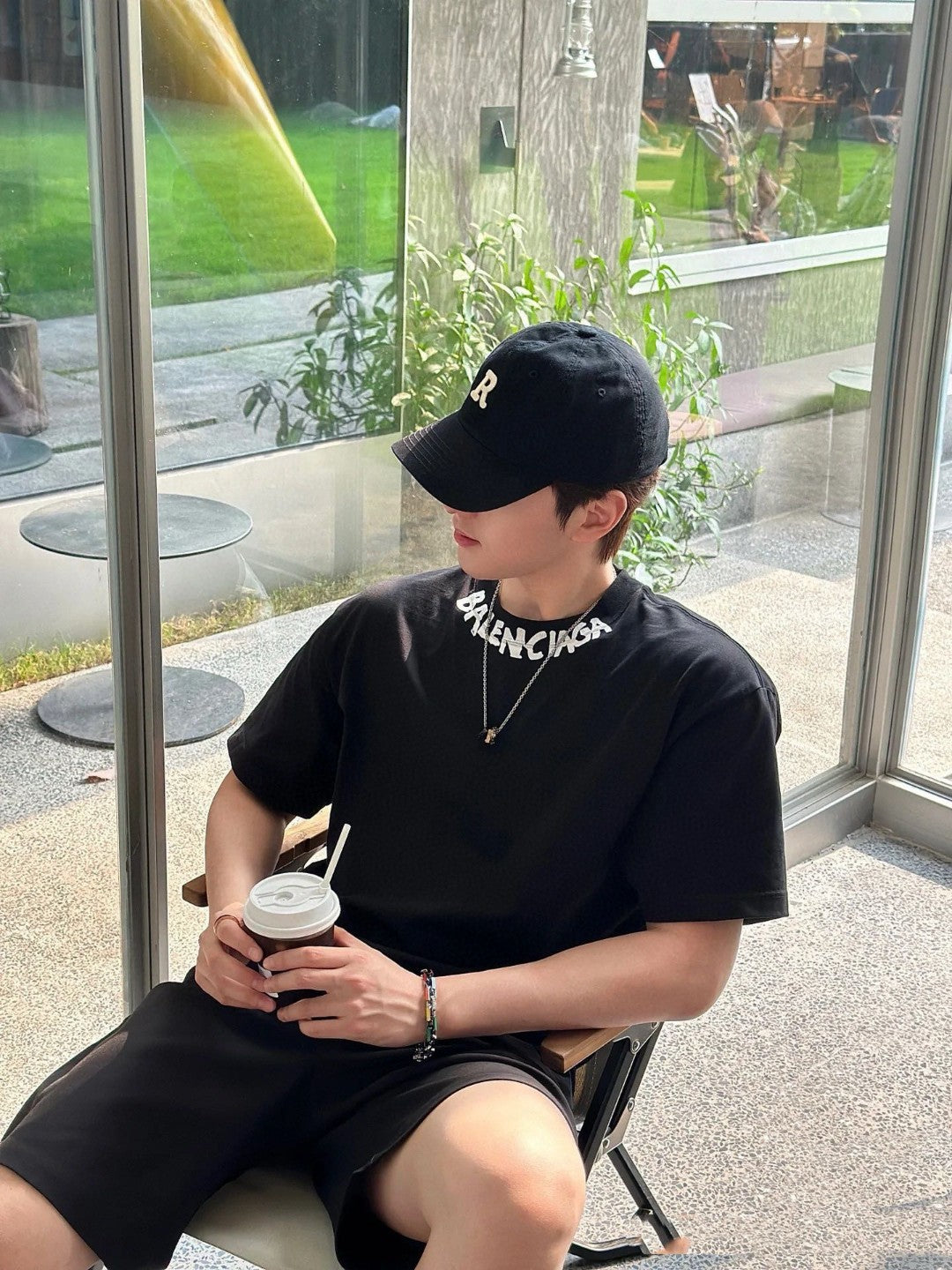 Ba*len*cia*ga distorted logo t-shirt (black)