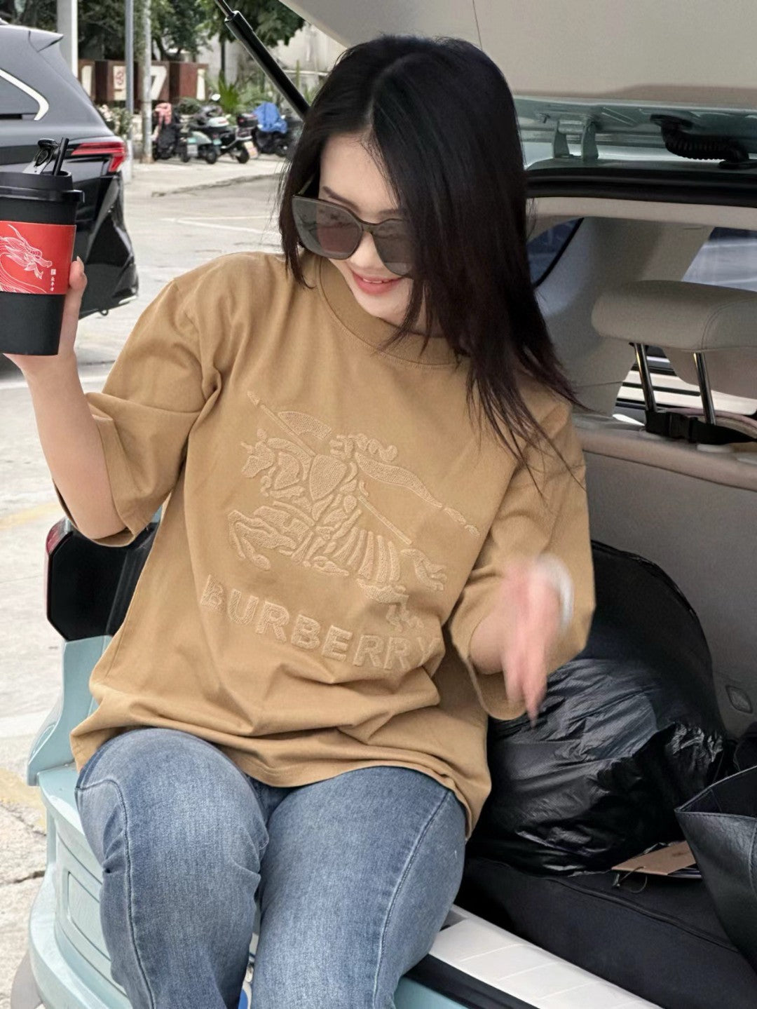 B**rry t-shirt - embroidered knight logo