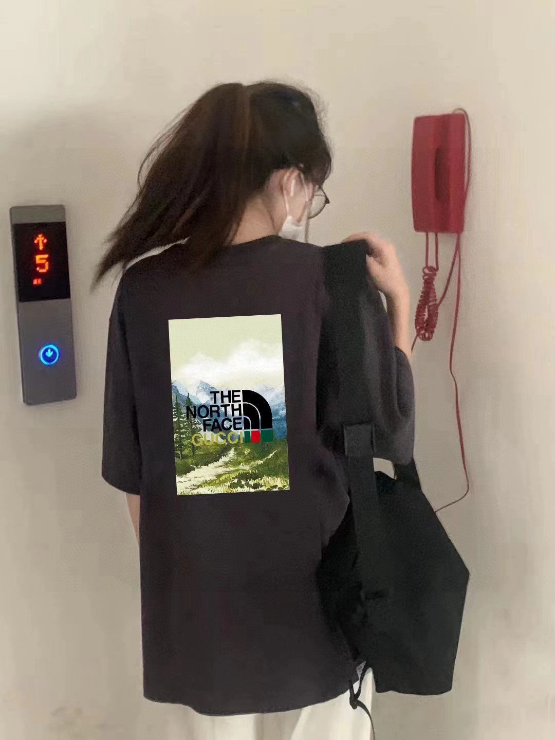 the n0*h F**e x g*u*i nature print t-shirt (black)