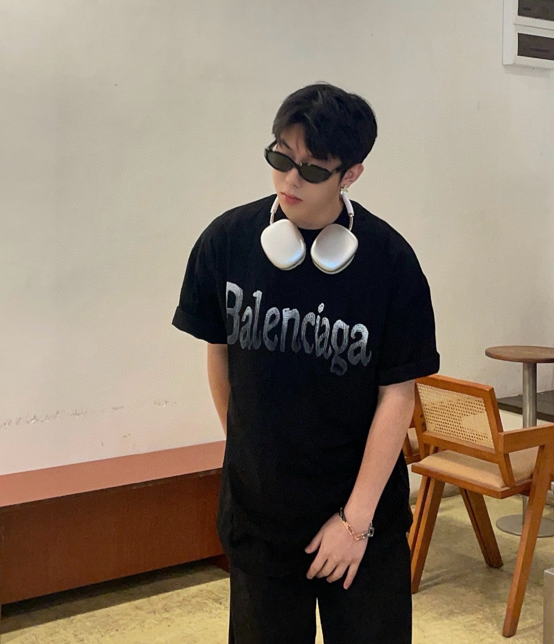 Ba*len*cia*ga gradient logo t-shirt (black)