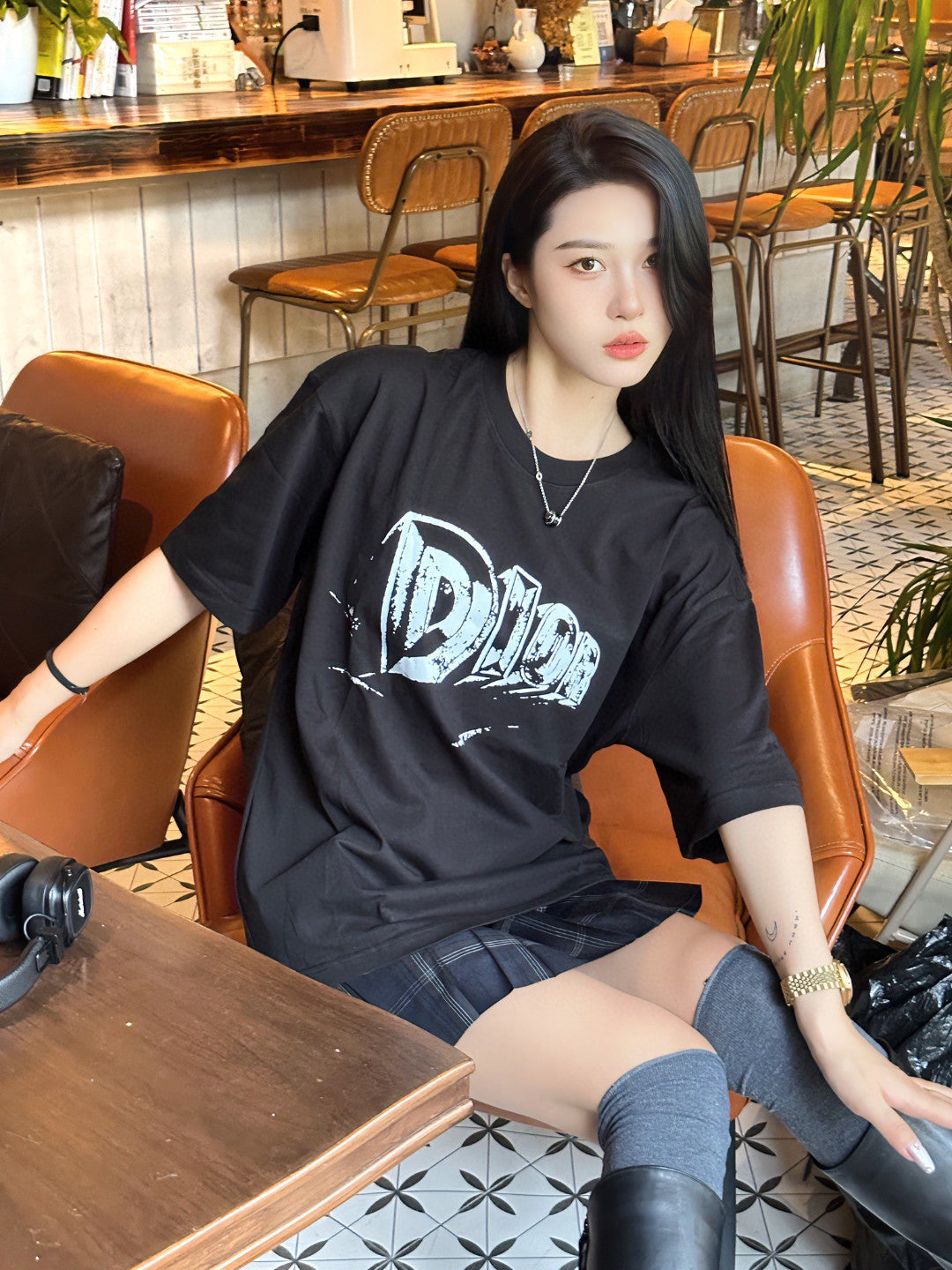 D*or black t-shirt with bold logo