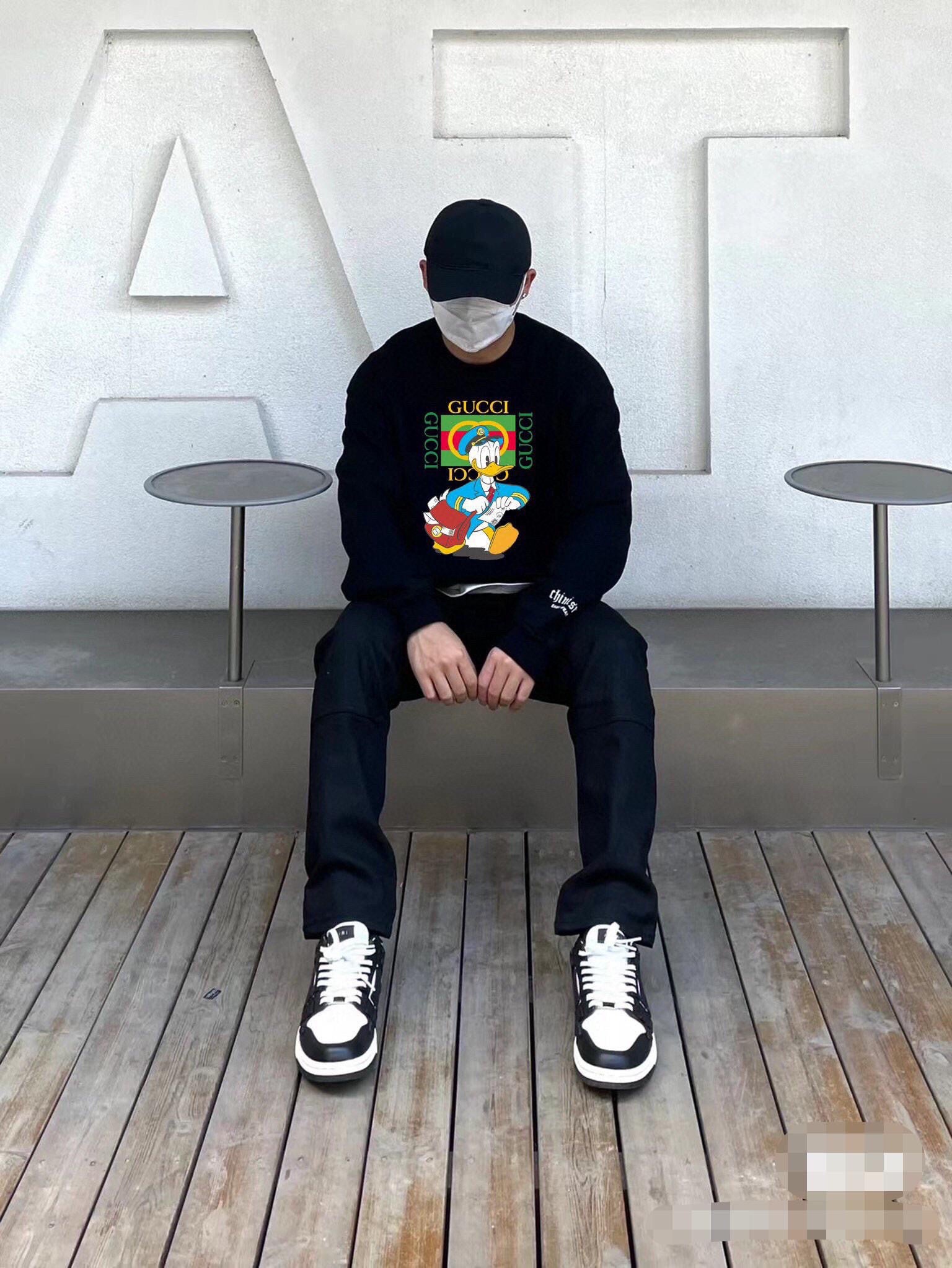 G*u*i donald duck sweatshirt - black