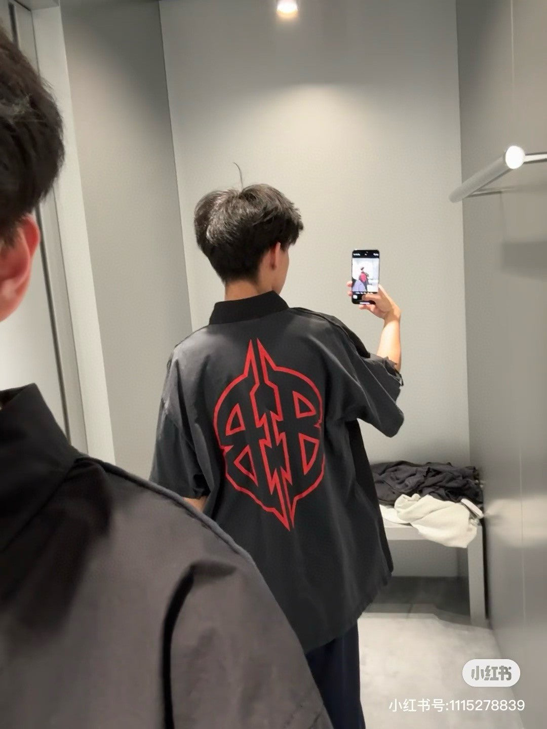 Ba*len*cia*ga logo back graphic shirt