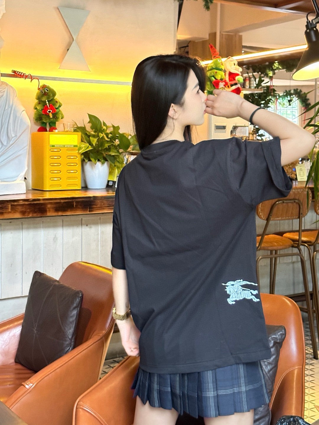 B**rry black t-shirt with side logo