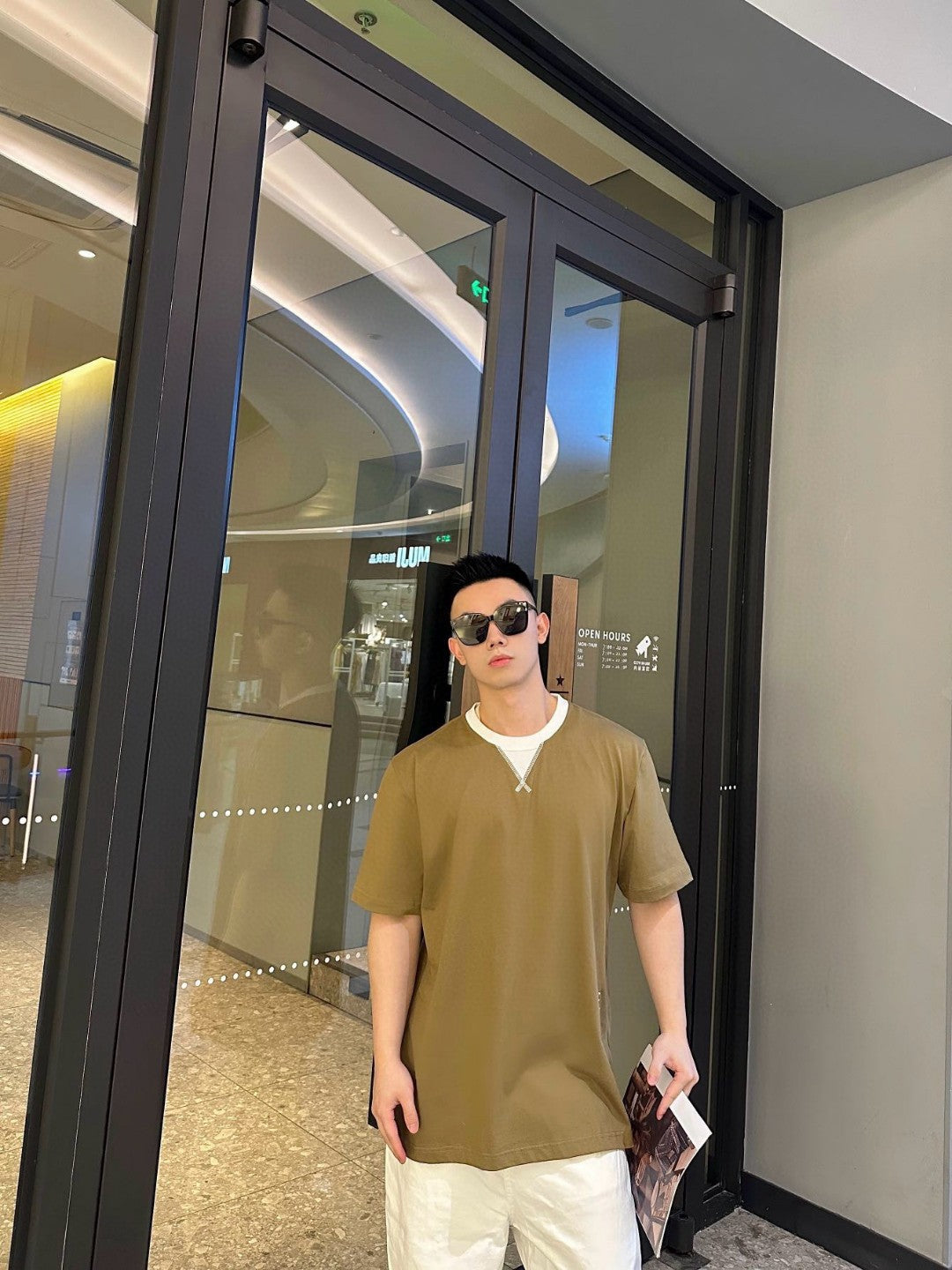 B**rry classic crewneck t-shirt (khaki)