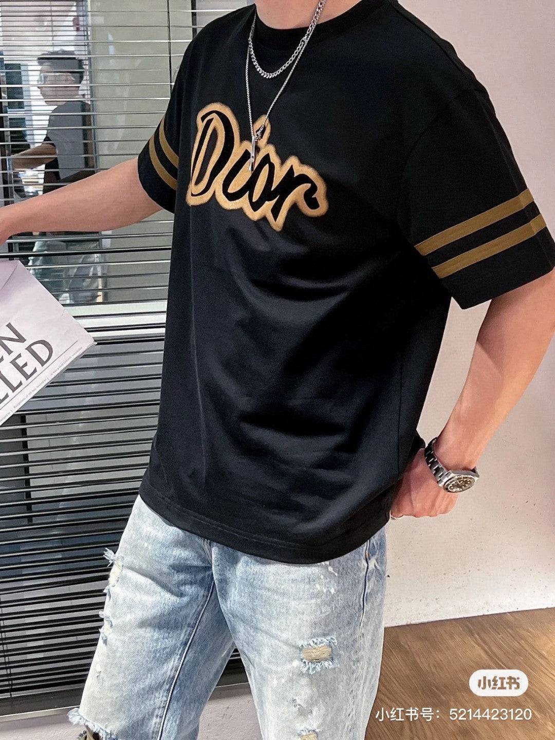 D*or black and brown t-shirt