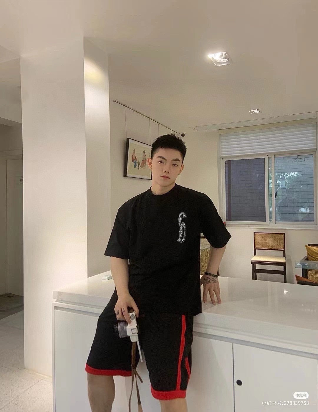 D*or embroidered cd logo t-shirt (black)