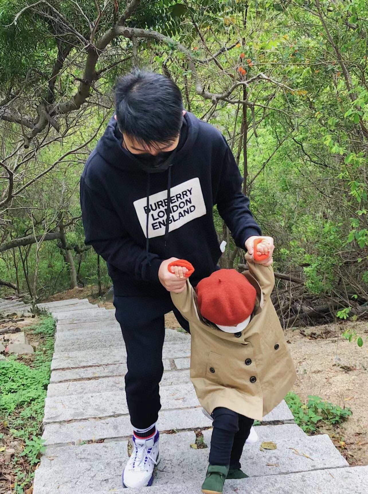 B**rry black hoodie with logo