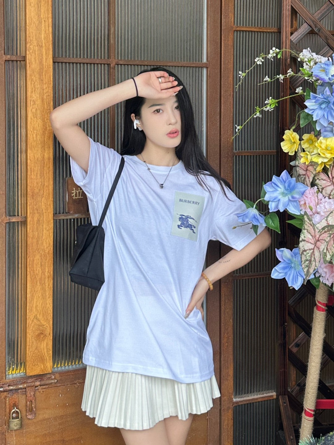 B**rry embroidered patch t-shirt (white)