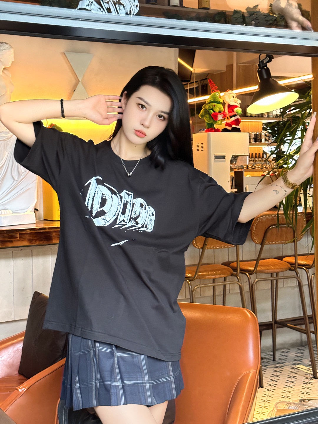 D*or black t-shirt with bold logo