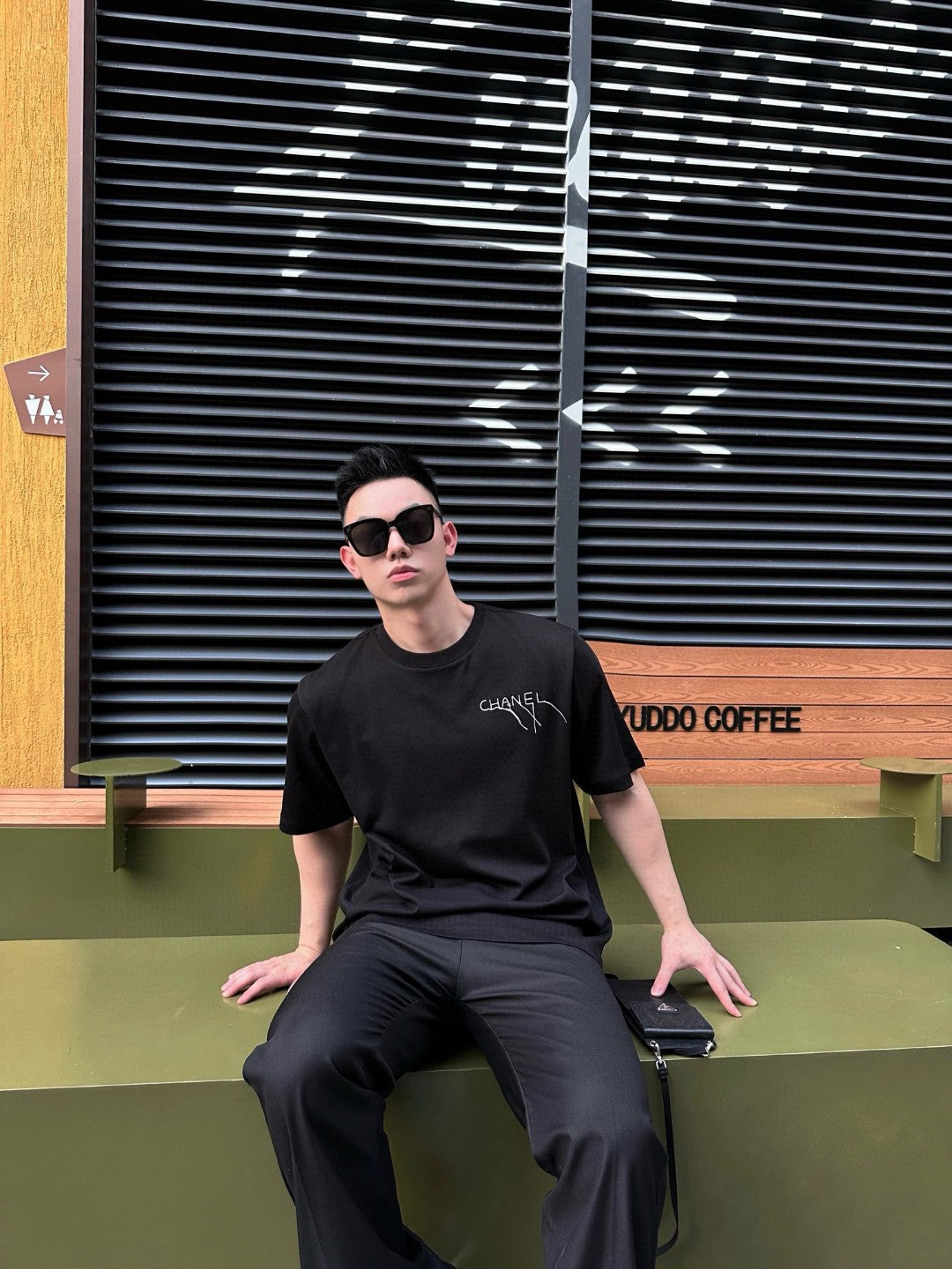 Ch*el logo t-shirt (black)