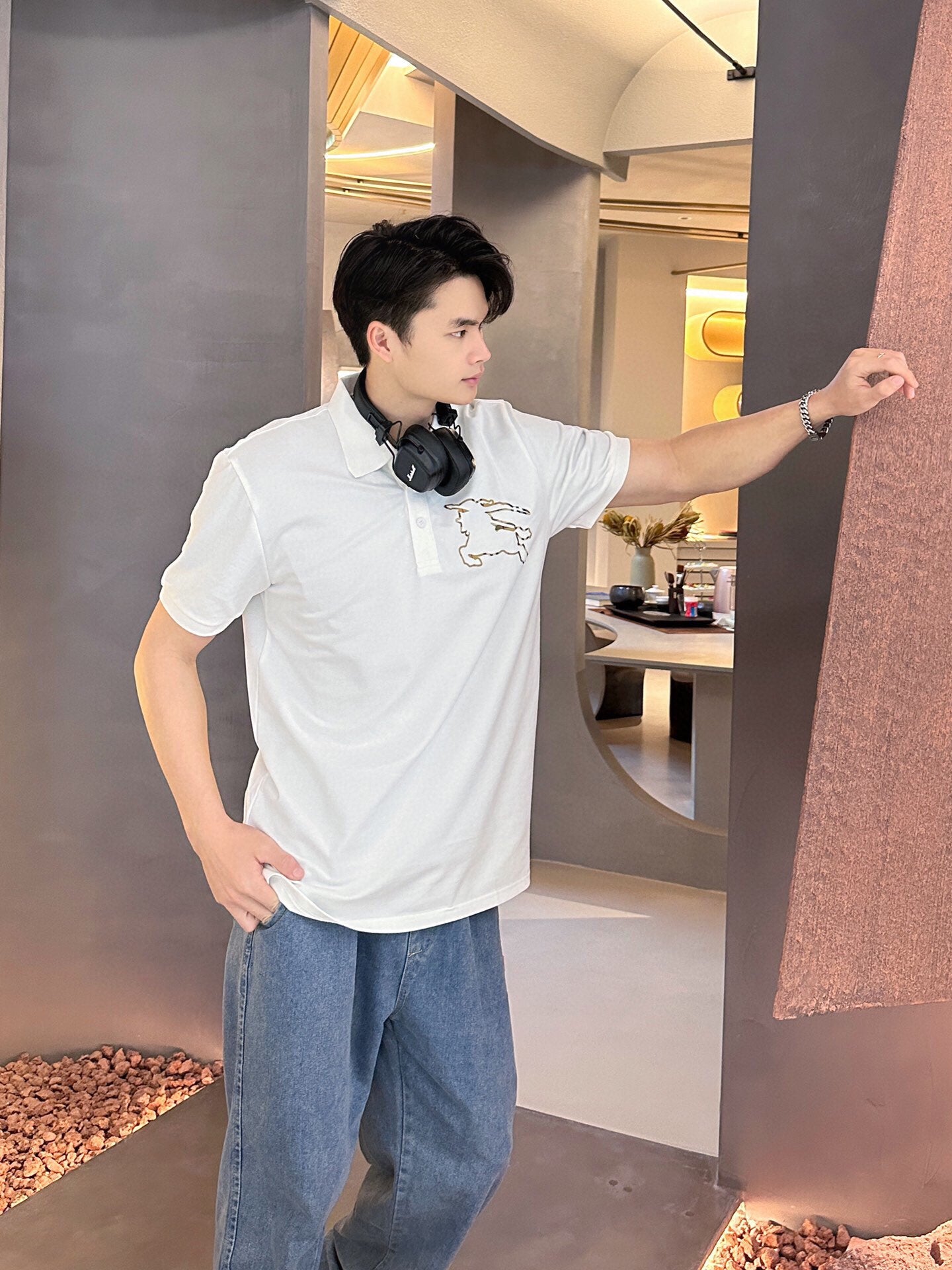 B**rry embroidered knight polo - white