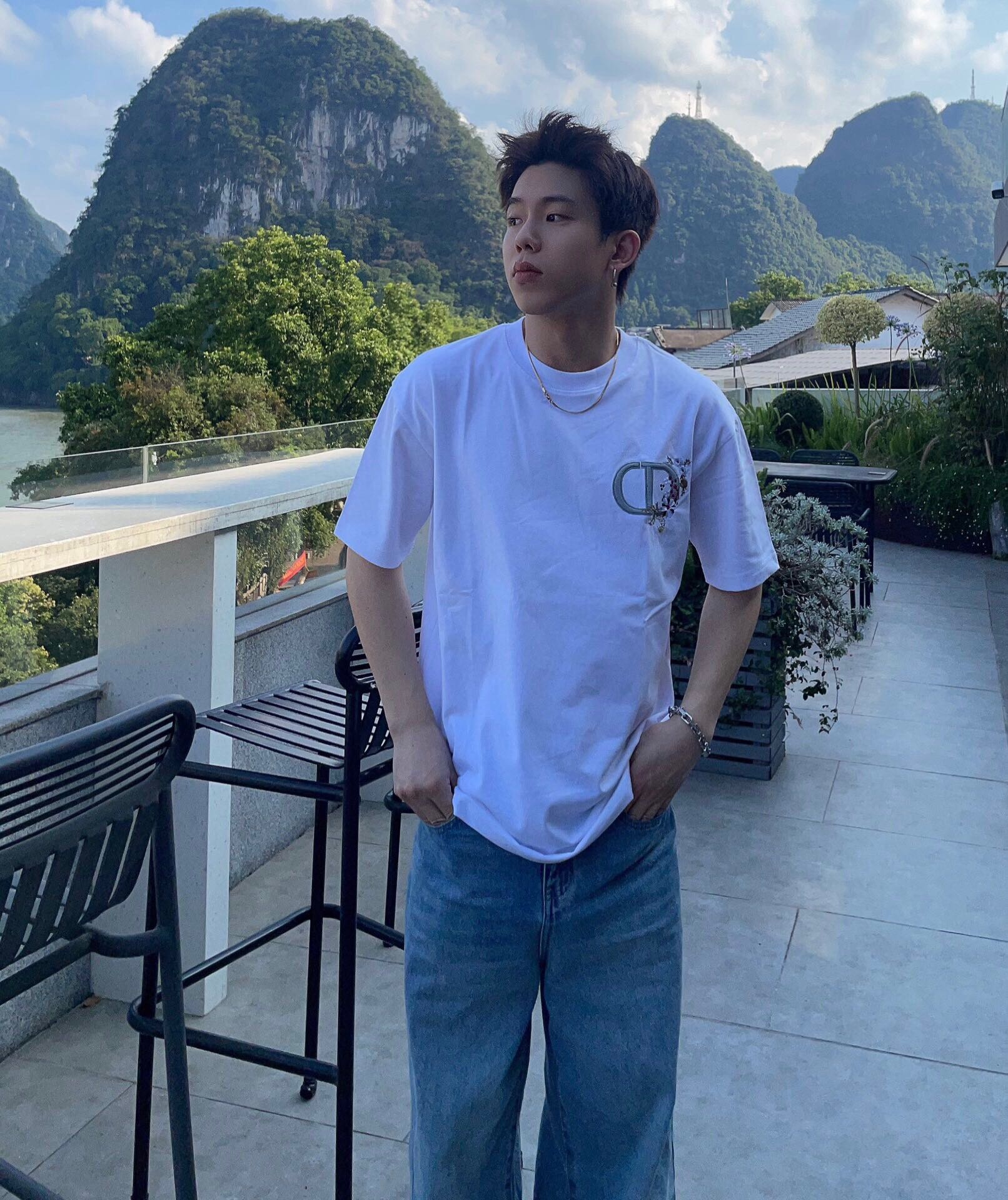 D*or t-shirt with floral cd logo