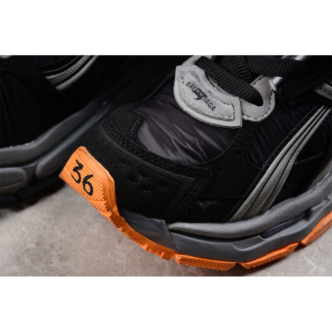 Ba*len*cia*ga runner x black grey orange