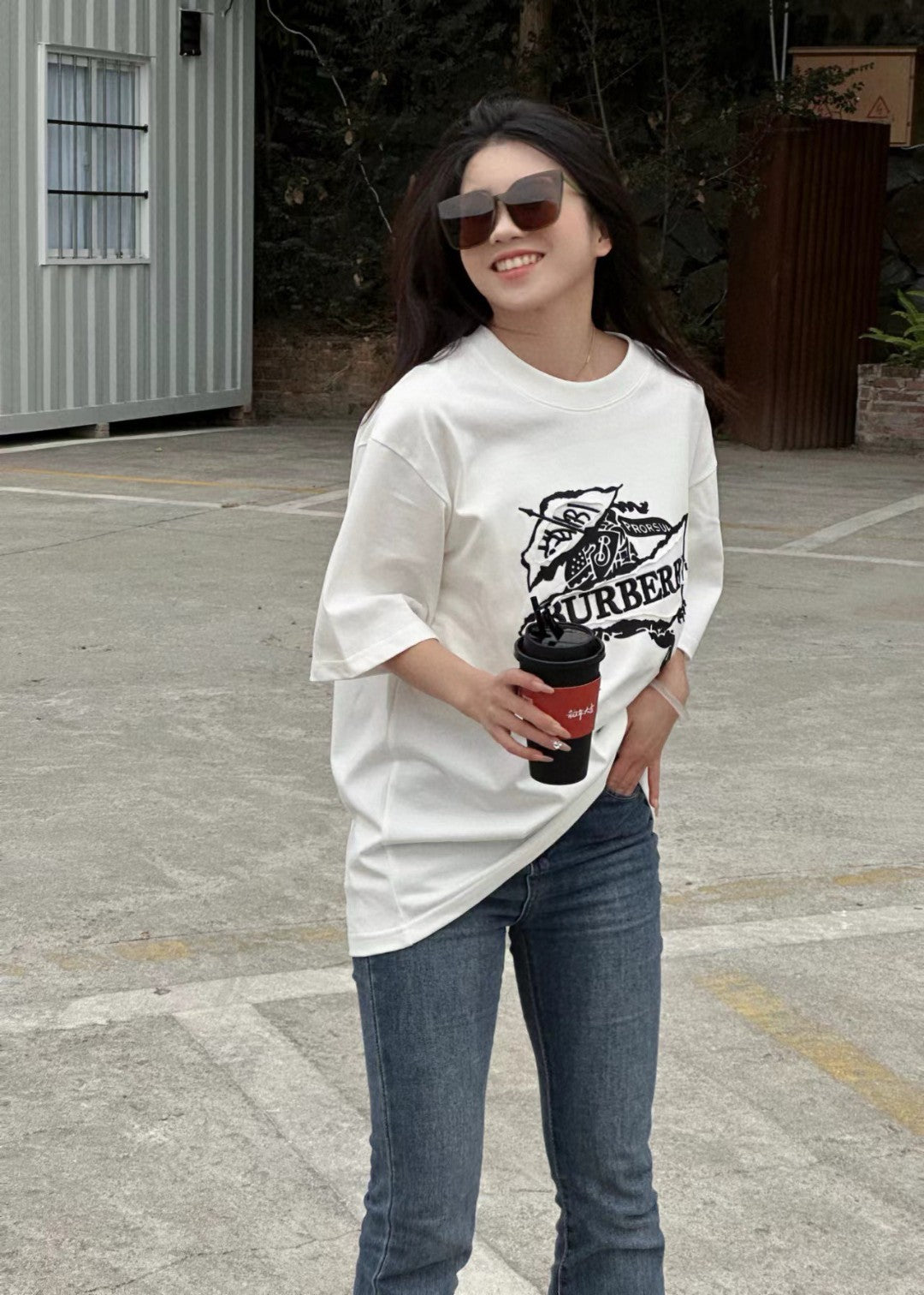 B**rry t-shirt - white with graphic design