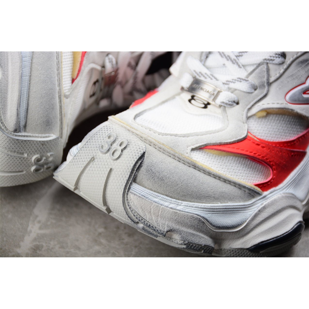 Ba*len*cia*ga cargo x white grey red