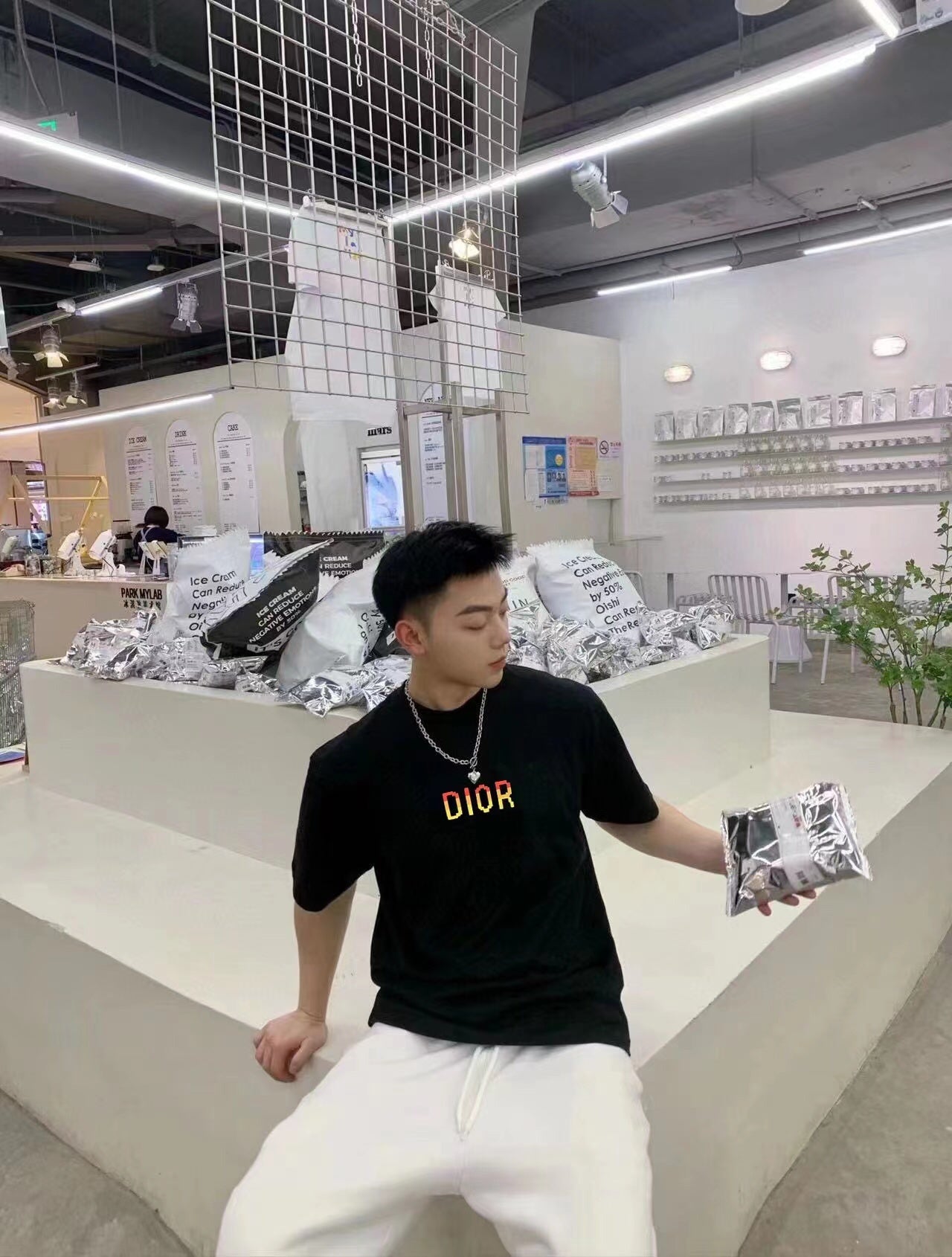 D*or gradient logo t-shirt
