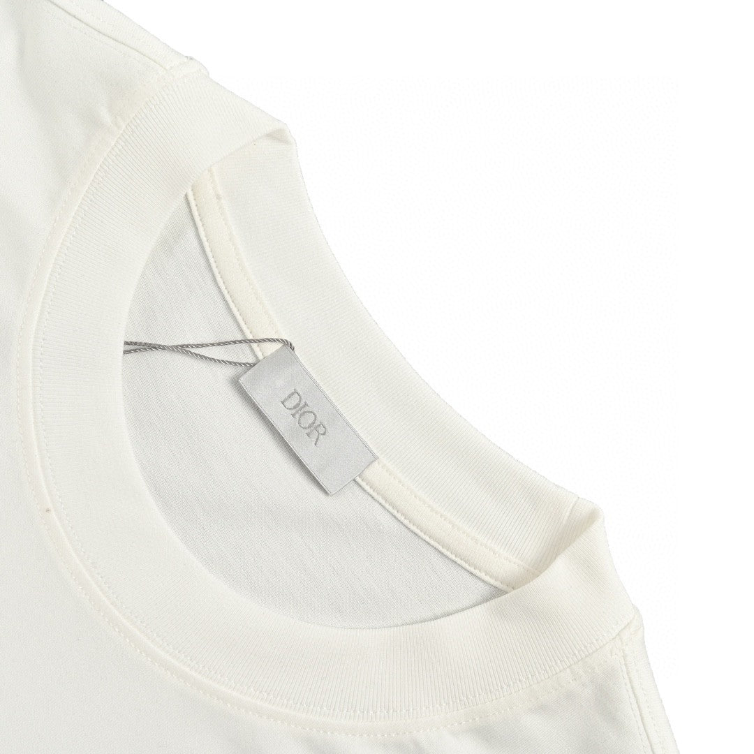 D*or white and brown t-shirt