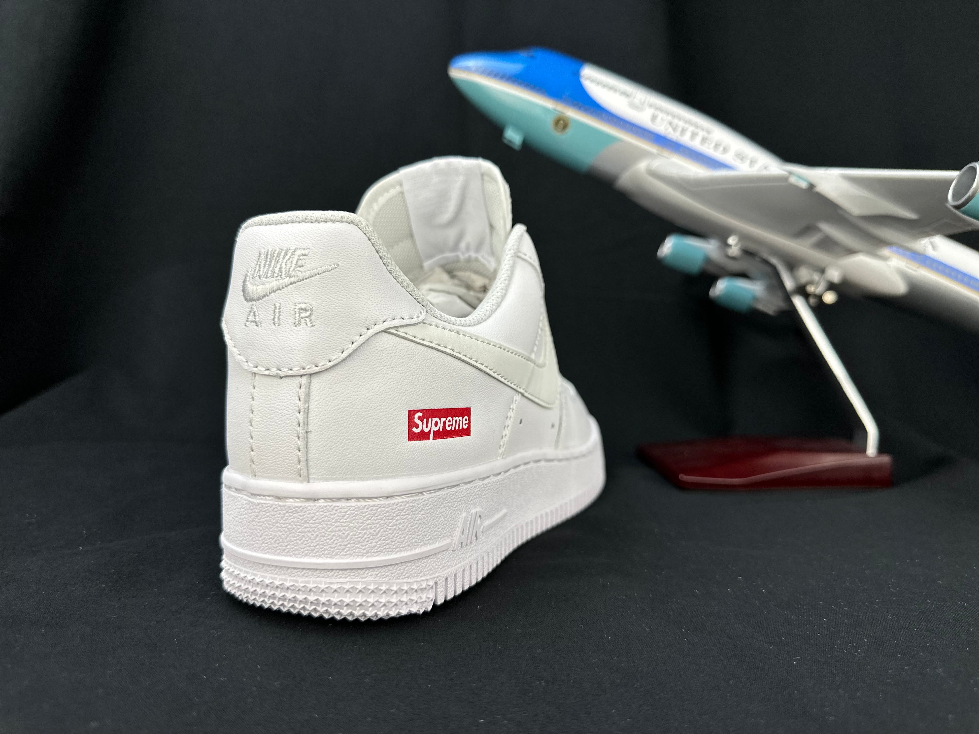 nike air force 1 S*p*e "white"