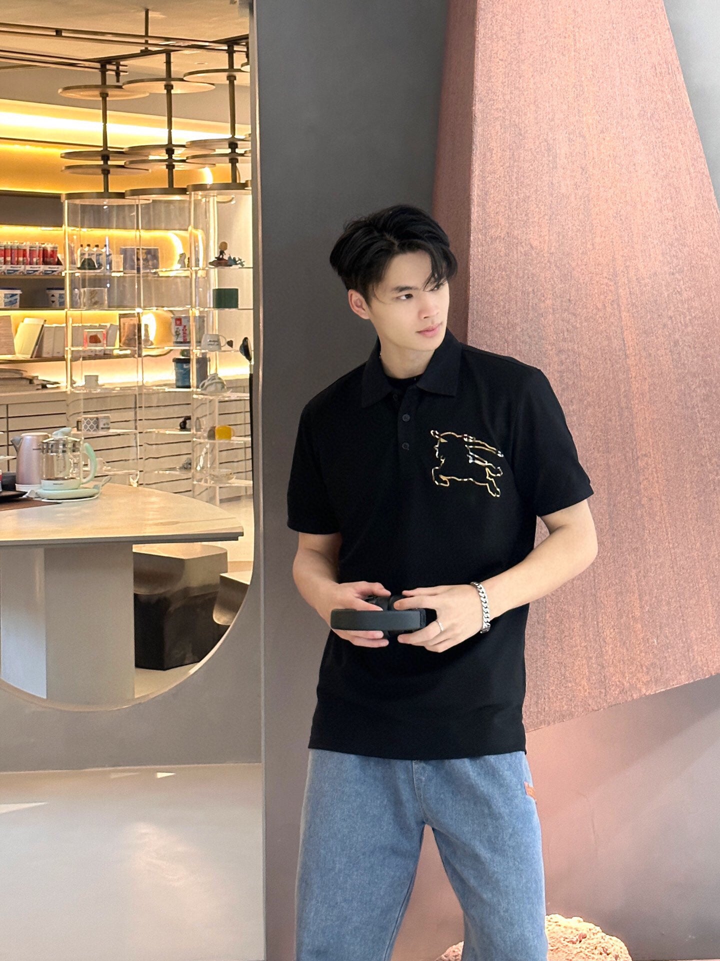 B**rry embroidered knight polo - black