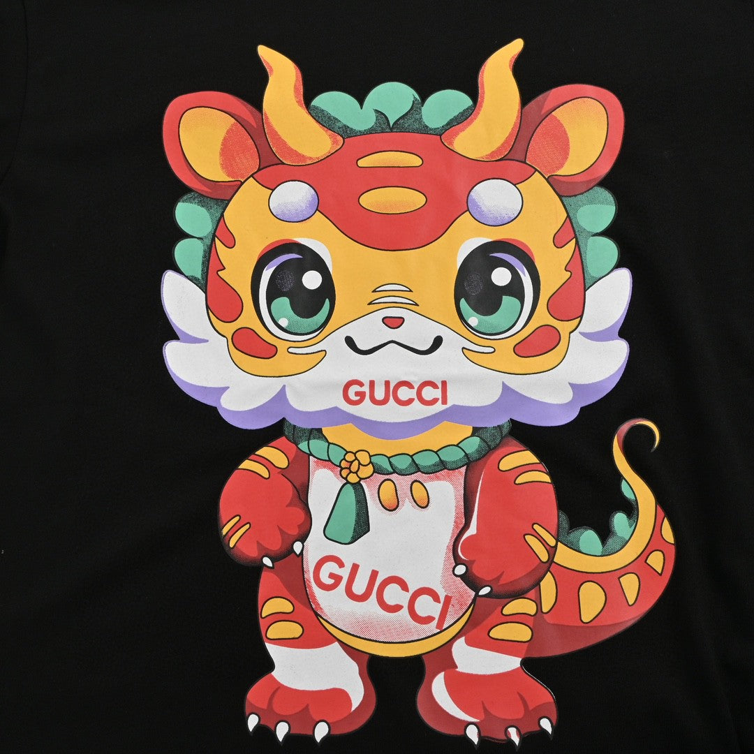 G*u*i black t-shirt with dragon cartoon