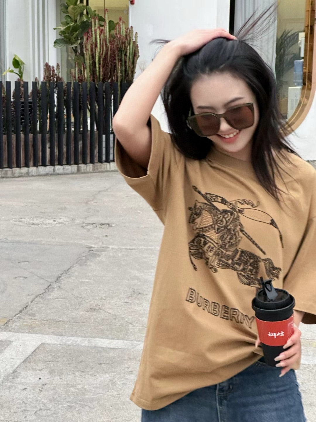 B**rry t-shirt - knight graphic