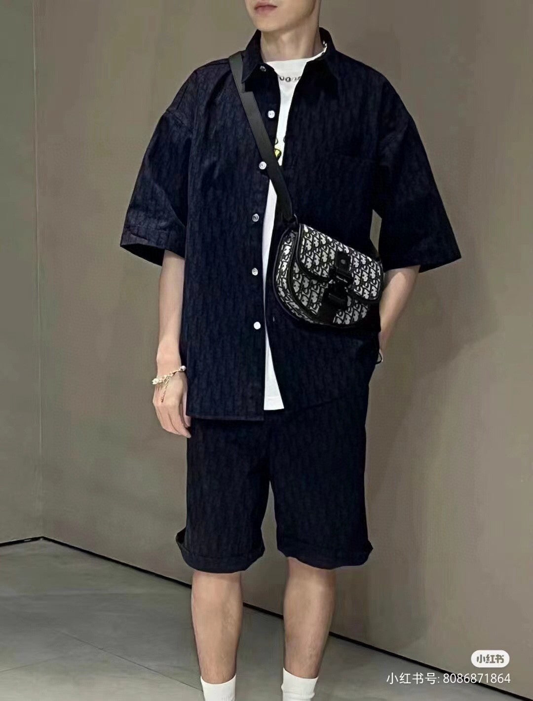 D*or black short-sleeve shirt