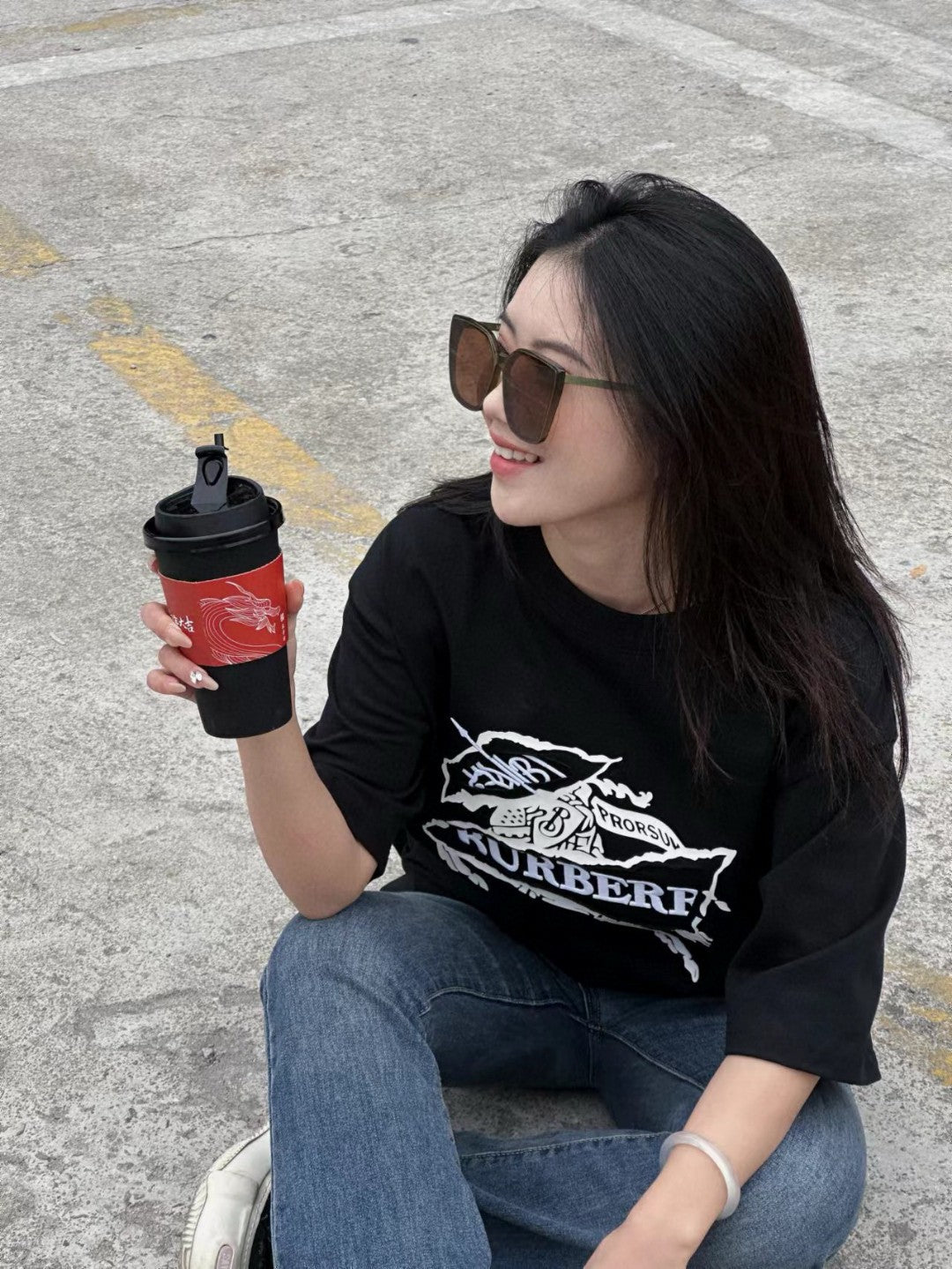 B**rry t-shirt - black with graphic design