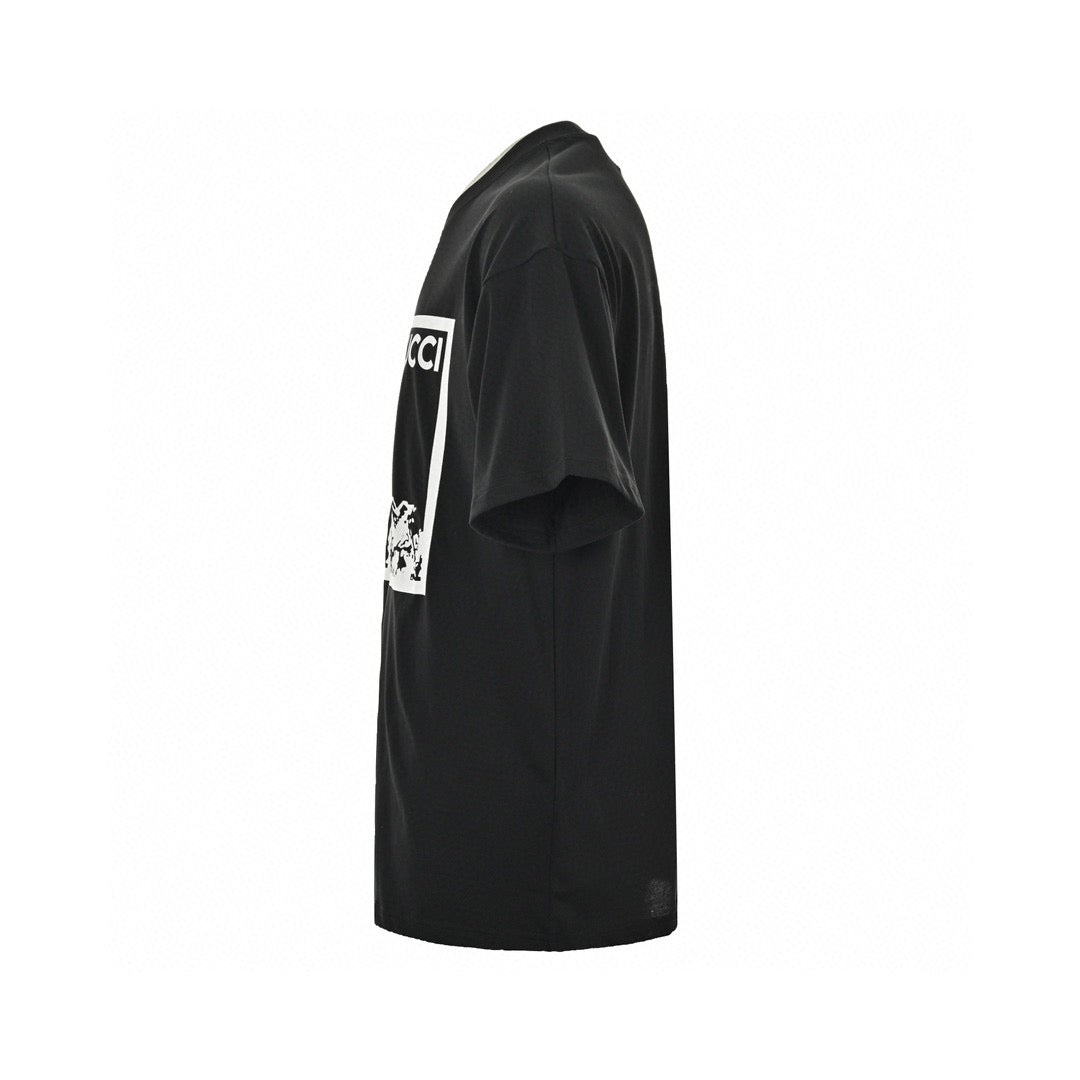 G*u*i snowboarder graphic black t-shirt