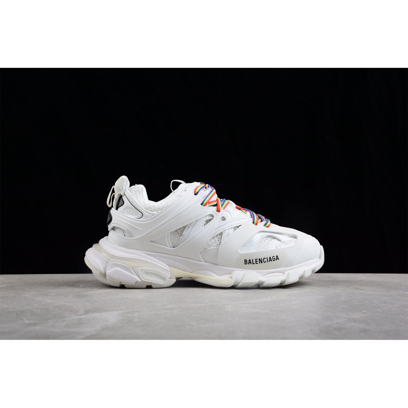 Ba*len*cia*ga track x white color