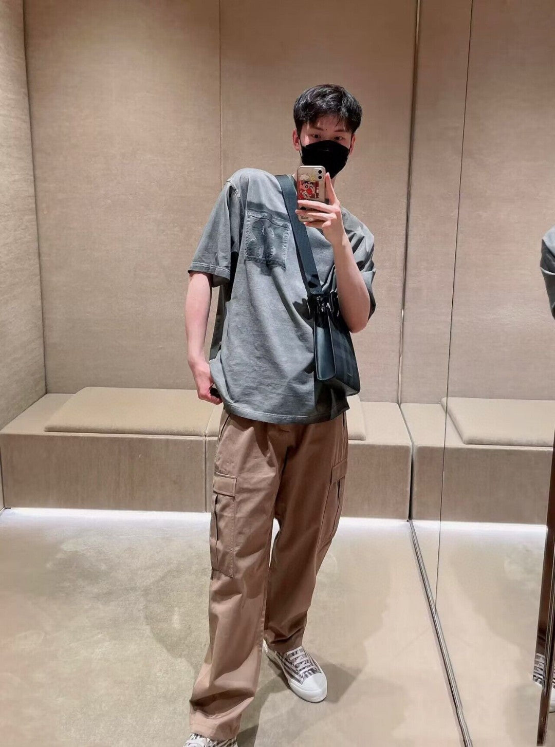 B**rry grey t-shirt with logo