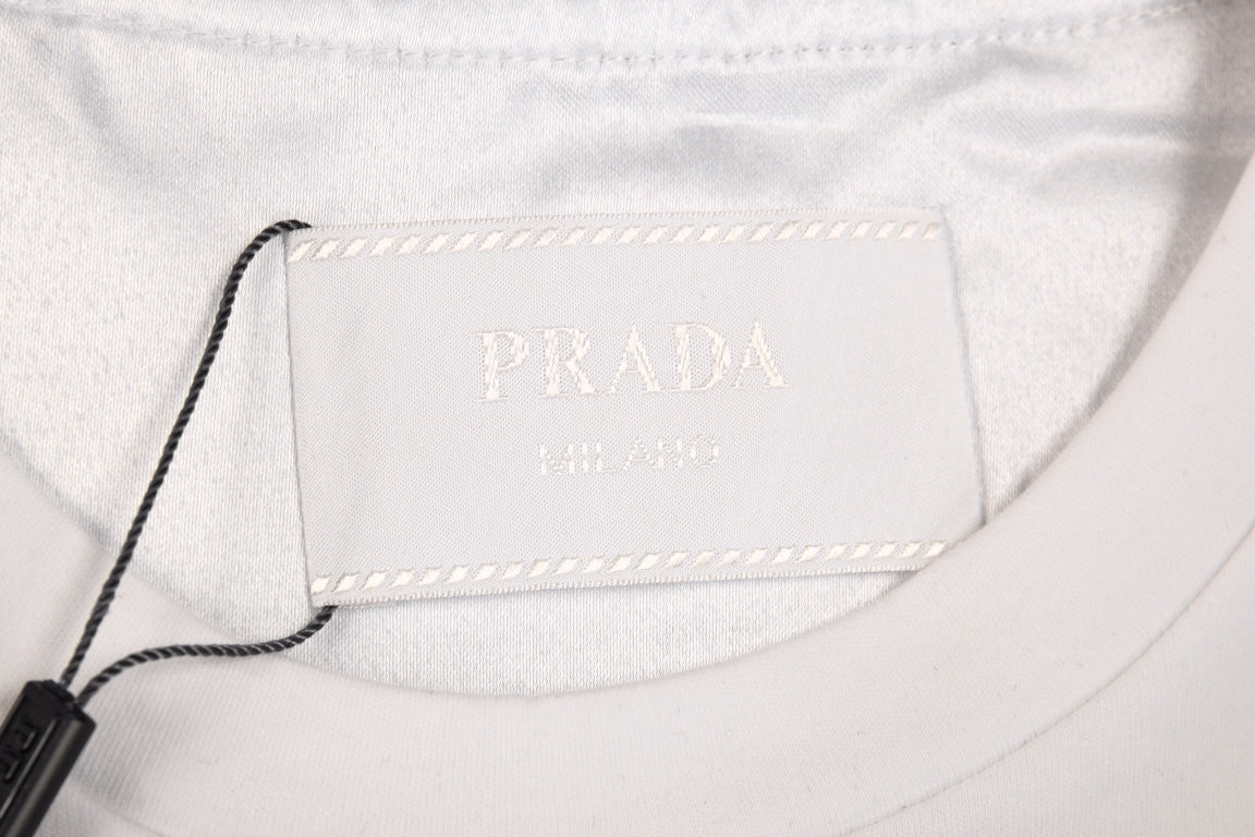 Pra*a logo t-shirt (white)
