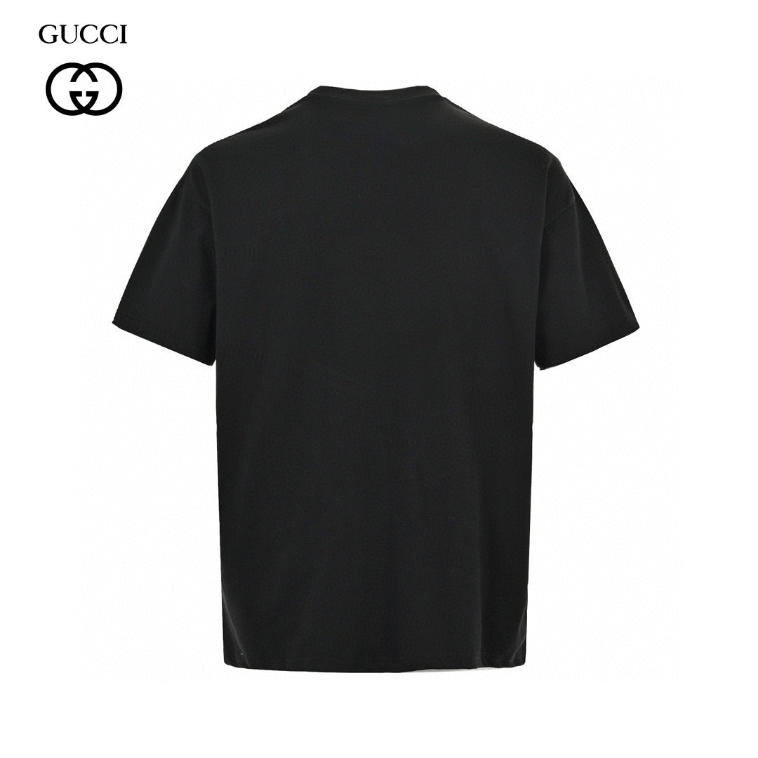 G*u*i snowboarder graphic black t-shirt