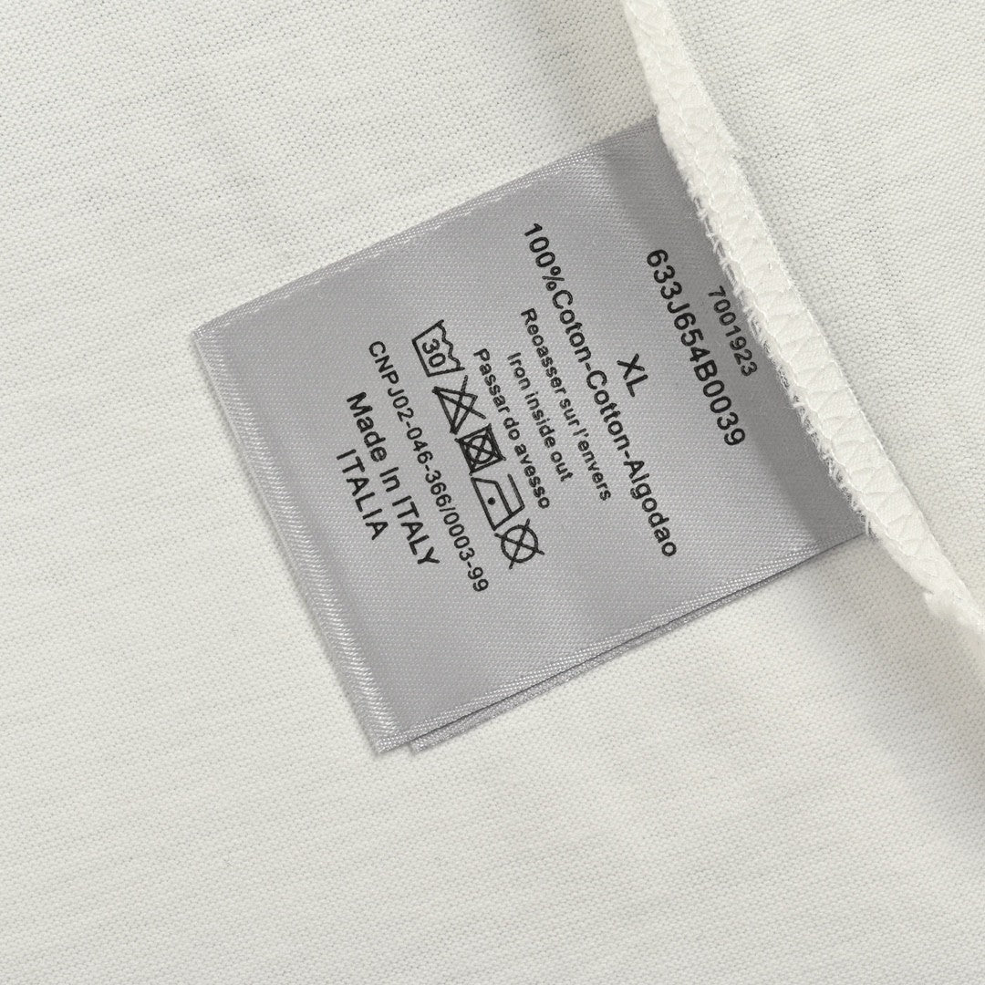 D*or white and brown t-shirt
