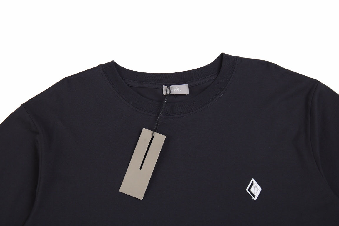 D*or t-shirt with minimalist logo