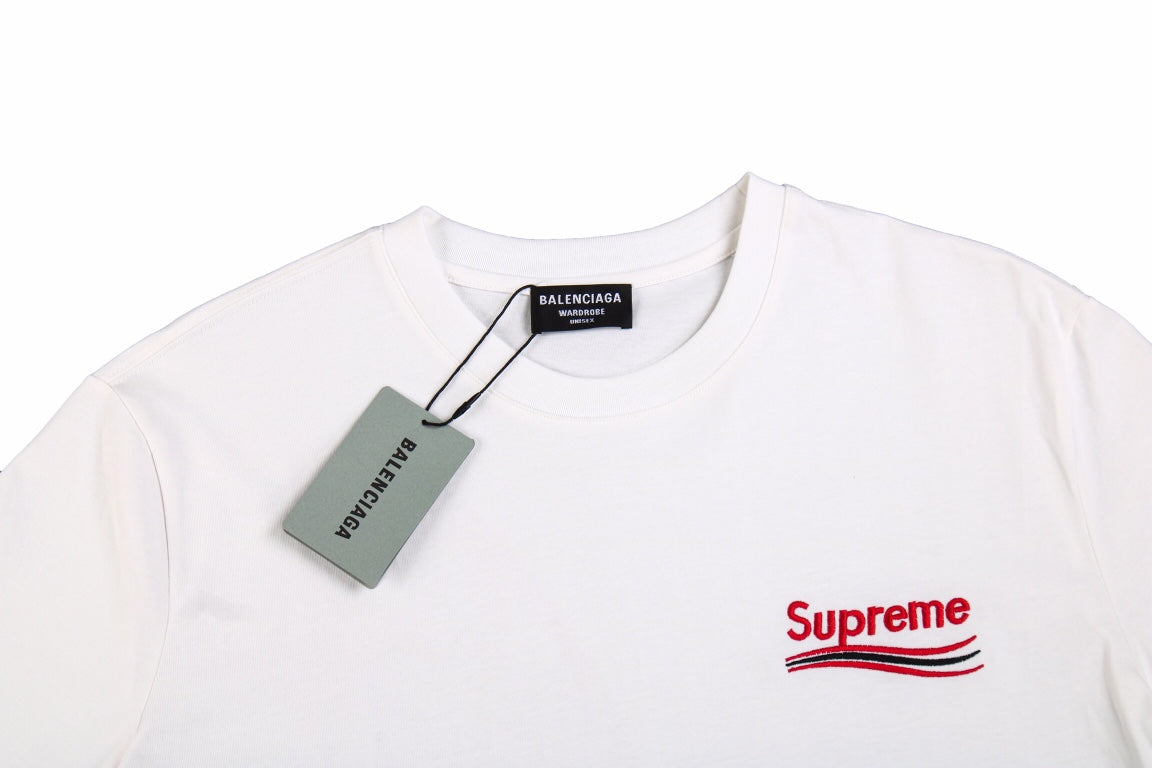 ba*len*cia*ga x S*p*e t-shirt with front logo (white)