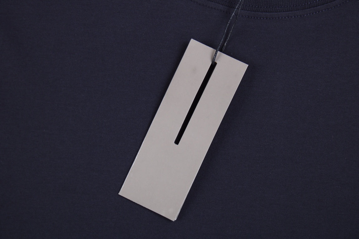 D*or t-shirt with minimalist logo