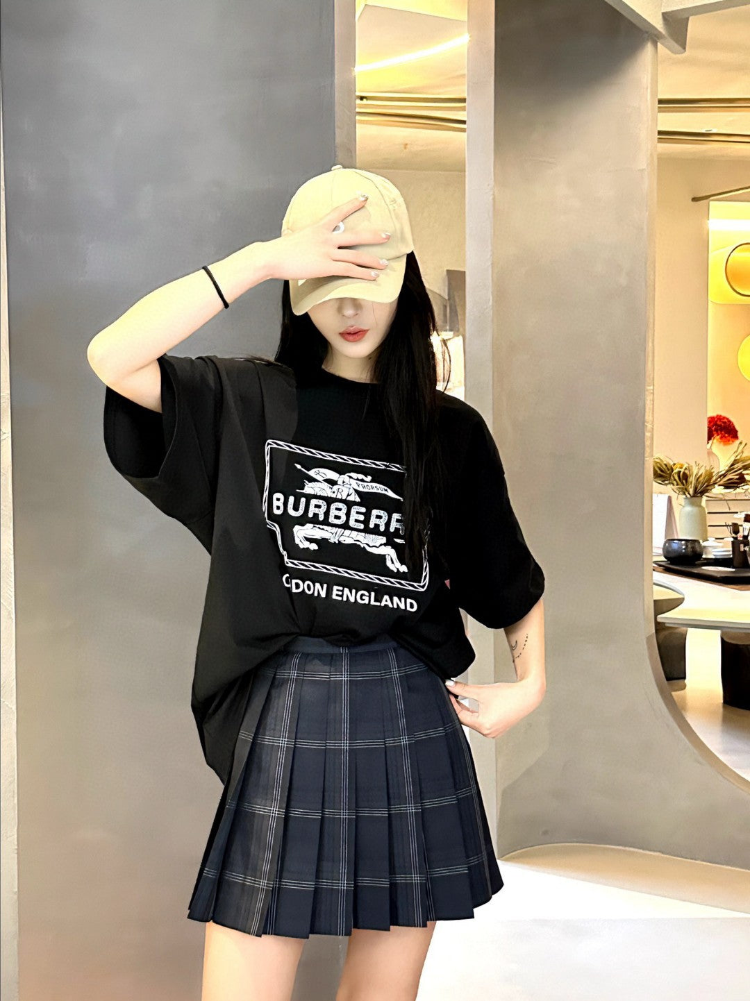 B**rry london england black graphic t-shirt