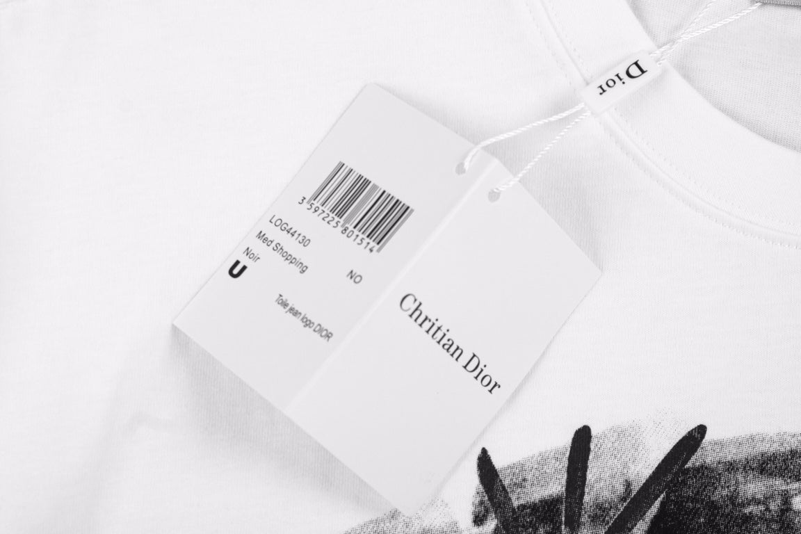 D*or t-shirt with artistic logo design
