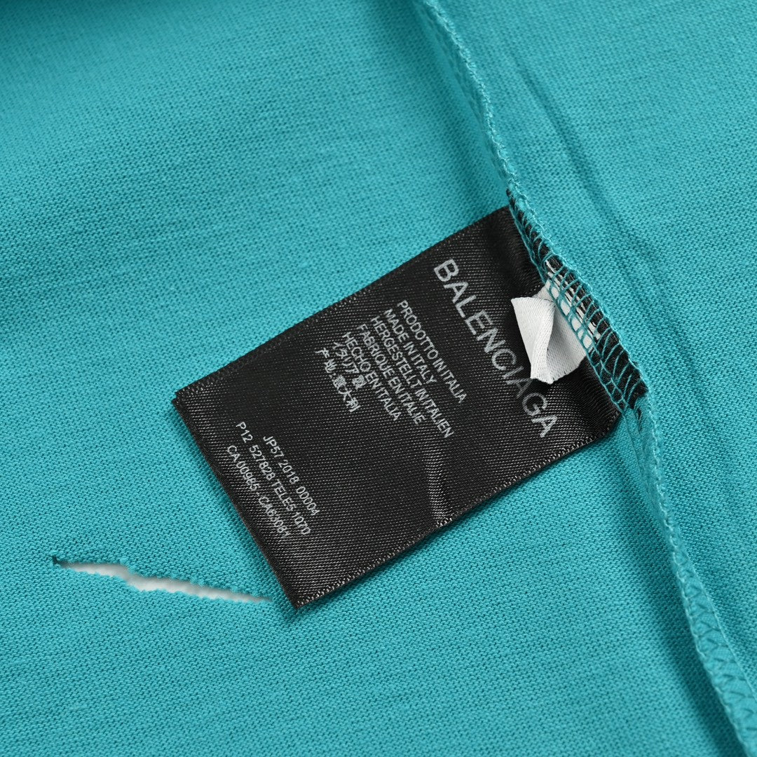 Ba*len*cia*ga distressed logo t-shirt