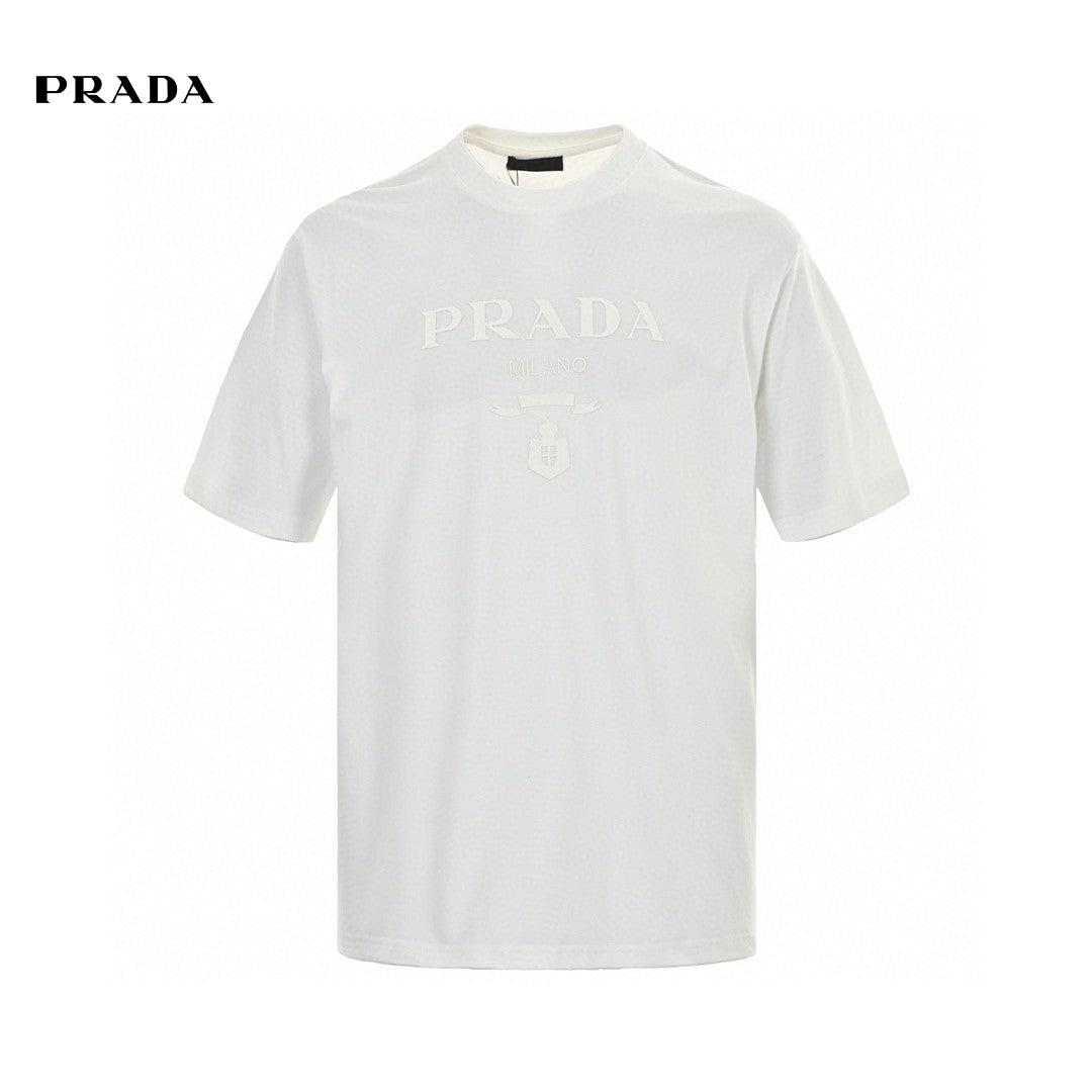Pra*a t-shirt - white with subtle branding