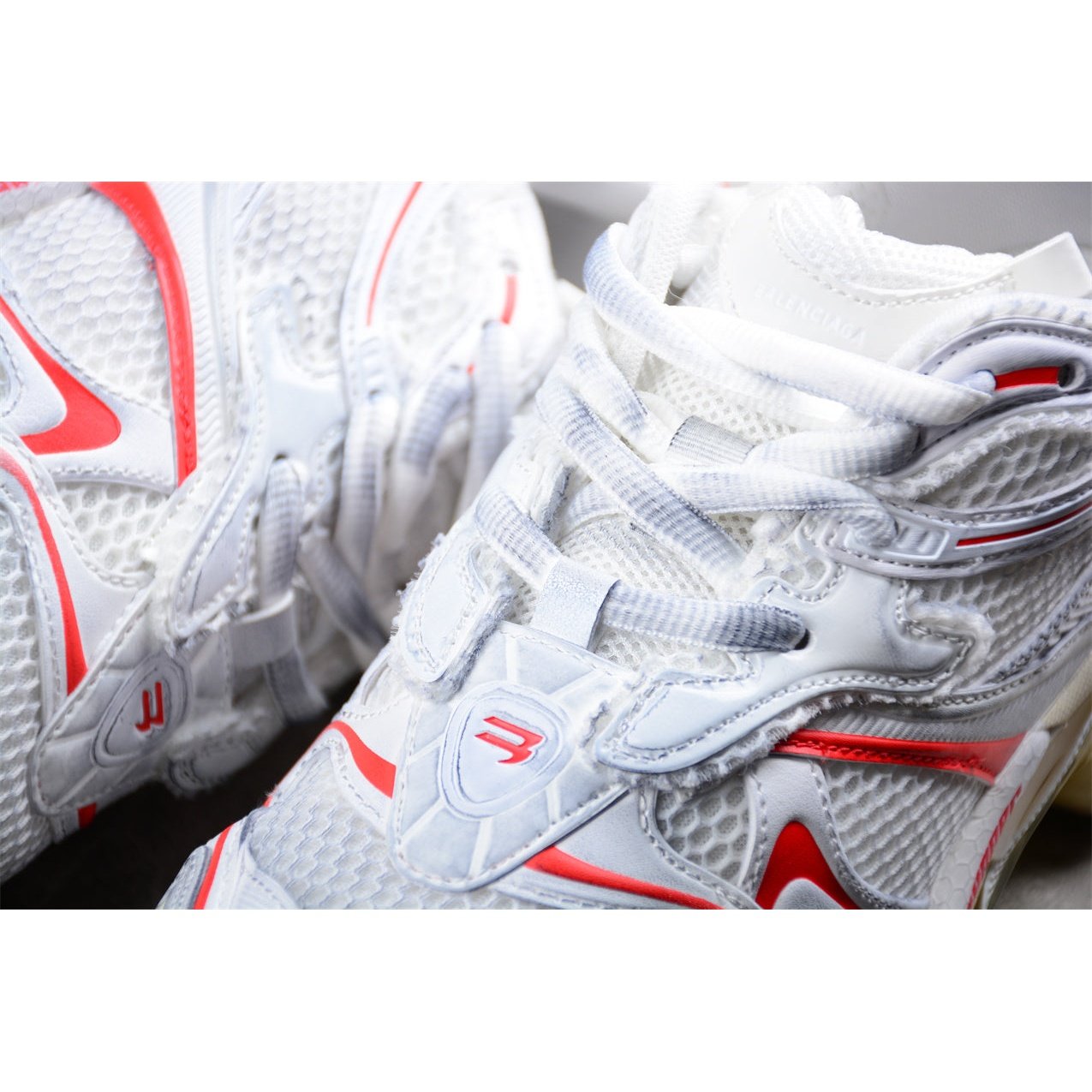Ba*len*cia*ga runner x white beige red