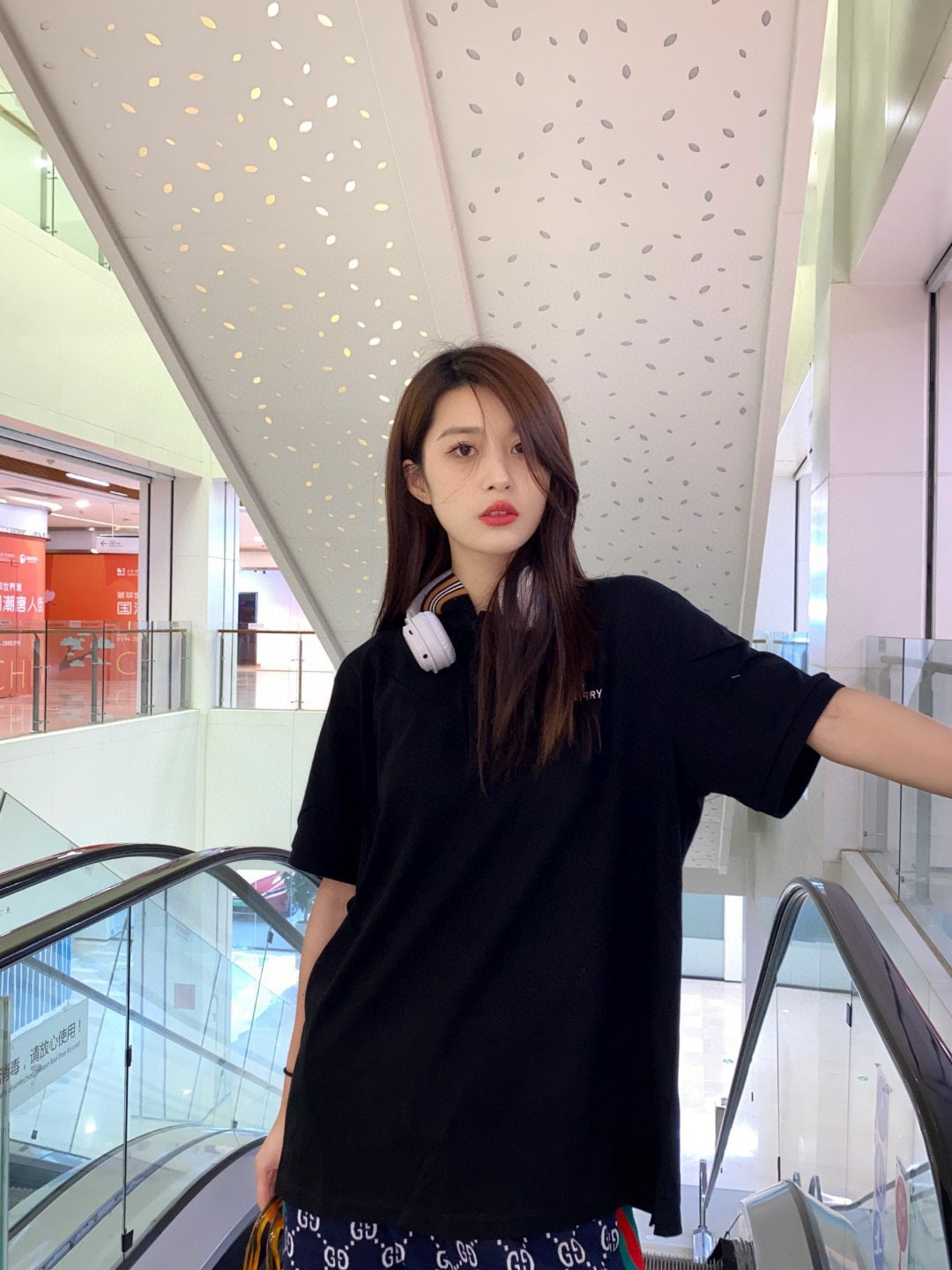 B**rry striped collar black polo shirt