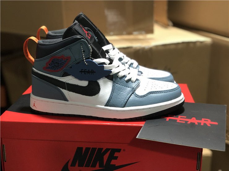 jordan 1 mid fearless x F**etasm