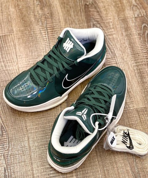 NIKE KOBE 4 x UNDEFEATED MILWAUKEE BUCKS
